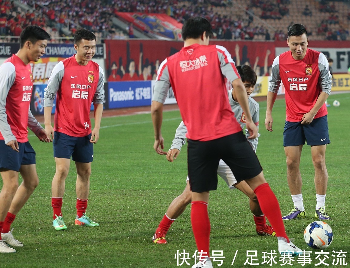 哈兰德梅开二度 曼城轻取对手（哈兰德双响，曼城轻松取胜）