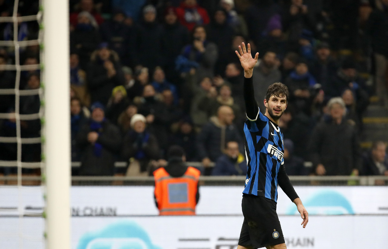 记者：迈尼昂不打算与米兰续约，切尔西已经开始与球员接触（记者：迈尼昂无意与米兰续约，切尔西已与球员接洽）