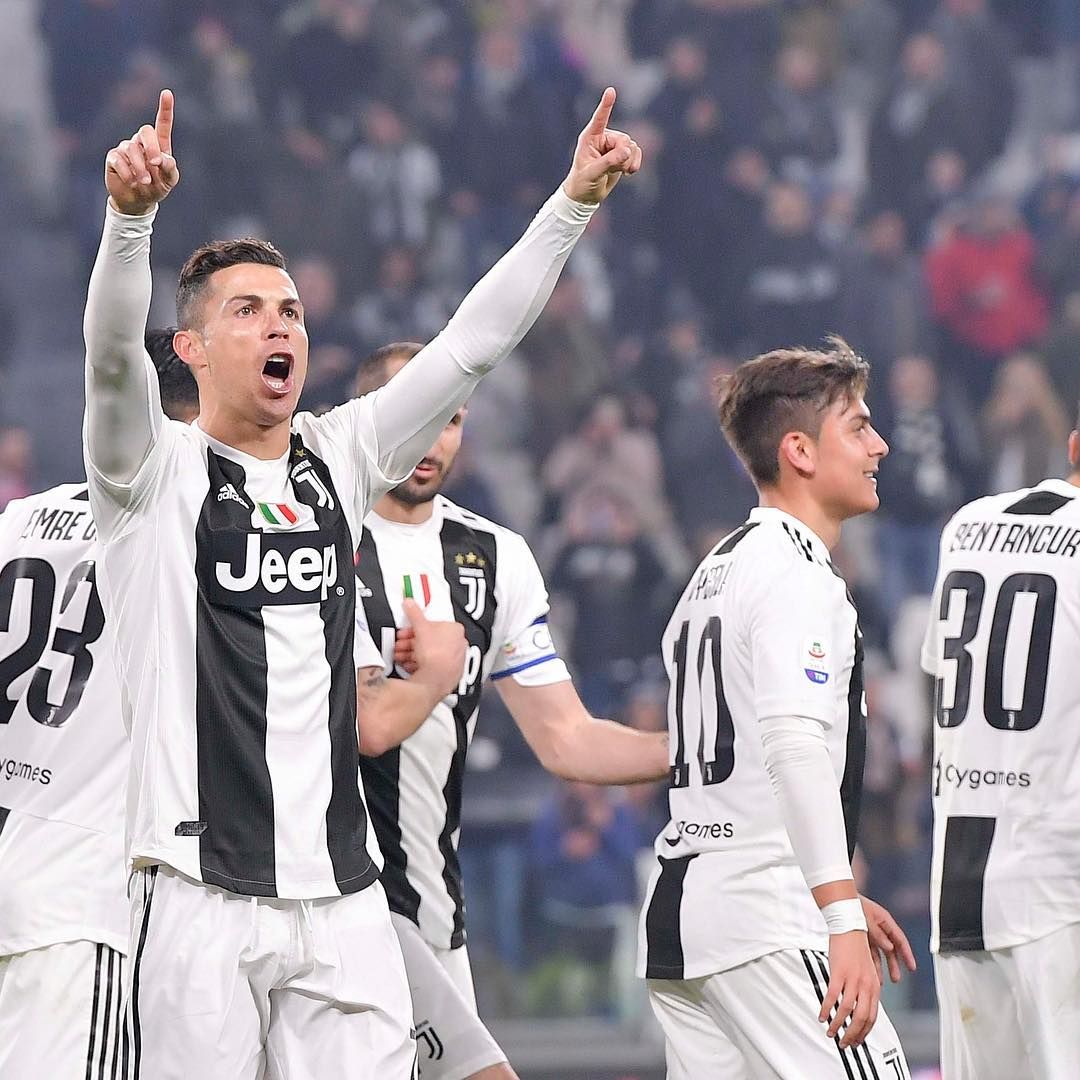 德里克·怀特闪耀全场，助力球队胜利（德里克·怀特大放异彩，领衔球队取胜）