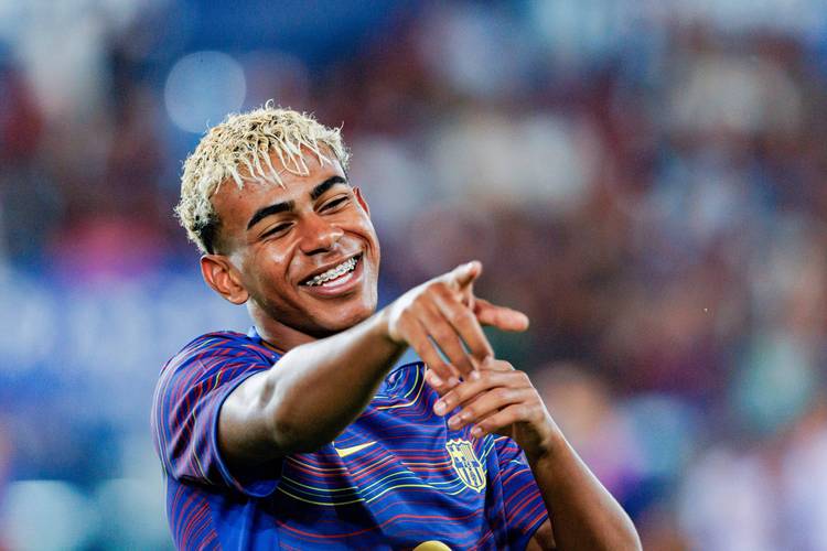 皮萨罗：罗马首要目标是欧冠资格，但再买几个人他们能争冠（皮萨罗：罗马当务之急是锁定欧冠席位，再补强几人就能冲冠）