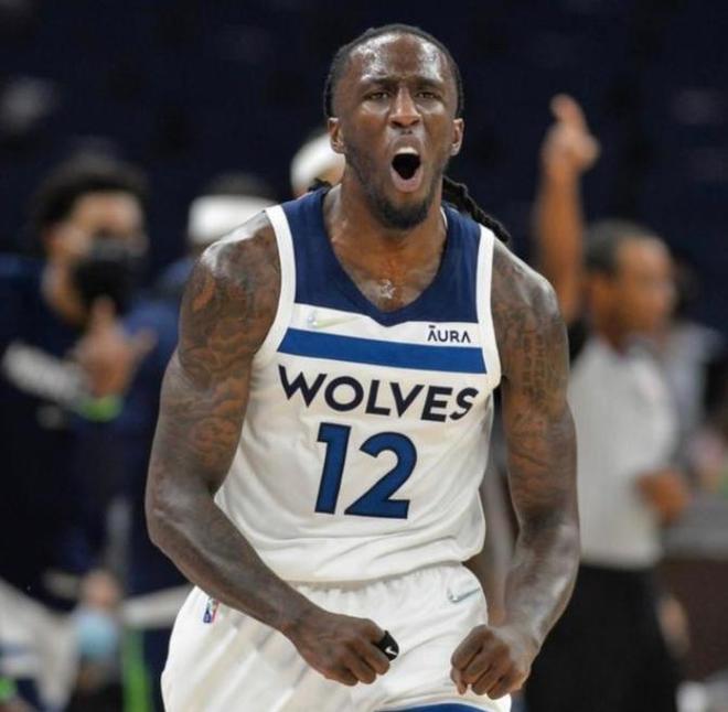 湖人浓眉哥篮下统治力助球队获胜（浓眉内线统治，助湖人取胜）