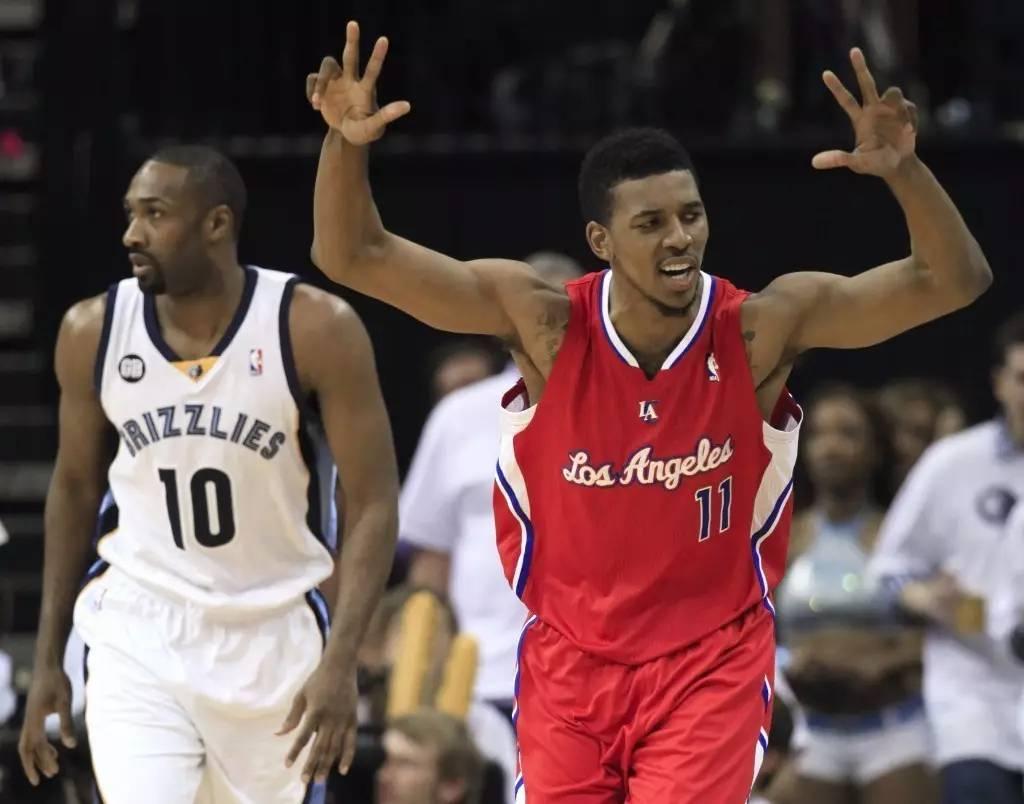 本泽马：阿隆索做不了什么，皇马球员要更多考虑团队而不是自我（本泽马：阿隆索可做有限，皇马球员应以团队为先而非自我）