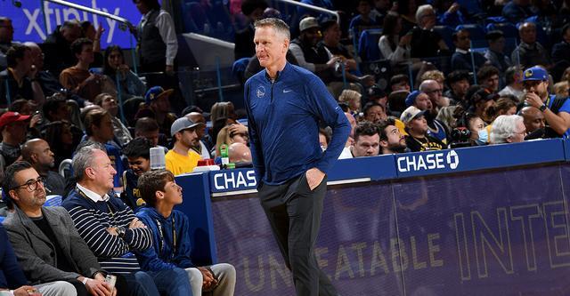 率领球队晋级亚洲杯正赛，新加坡临时主帅加文-李转正（率队进军亚洲杯正赛，新加坡代理主帅加文·李获正式任命）