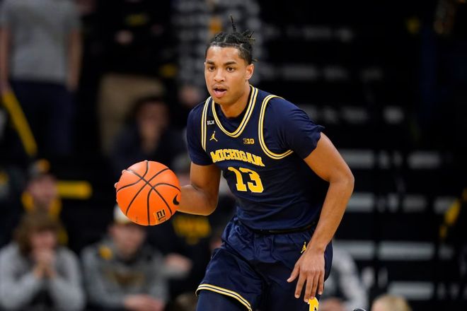 卡恩：纳格尔斯曼应该停止试验；拜仁和于帕续约的代价很昂贵（卡恩：纳格尔斯曼别再试阵；拜仁与于帕续约成本高昂）