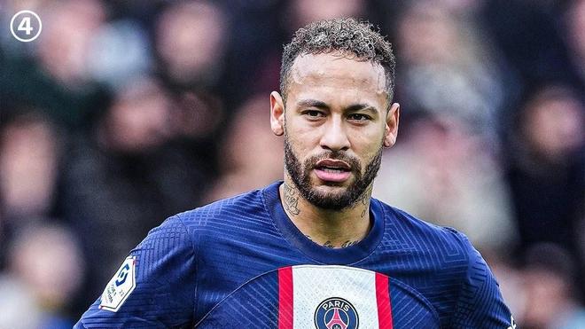 卡拉格再谈萨拉赫炮轰事件：就是丢人现眼，还有人为他辩护？（卡拉格重提萨拉赫争议：丢脸至极，竟还有人替他开脱？）