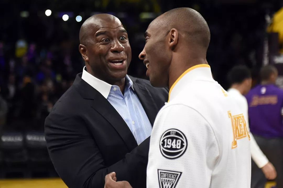 布朗尼替补登场，表现略显沉寂（布朗尼替补亮相，状态平平）