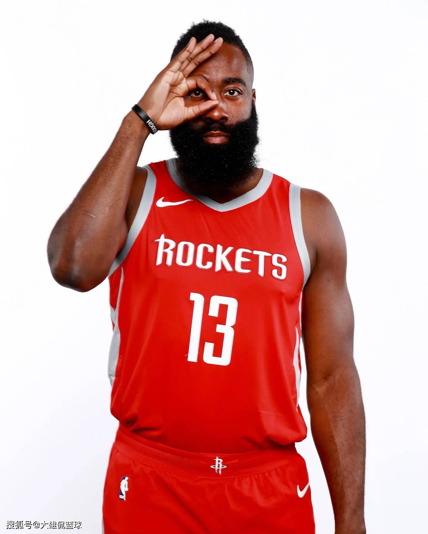 内马尔：我们应该得到更多，裁判的判罚标准总是不同（内马尔不满：我们本该拿到更多，裁判判罚口径不统一）