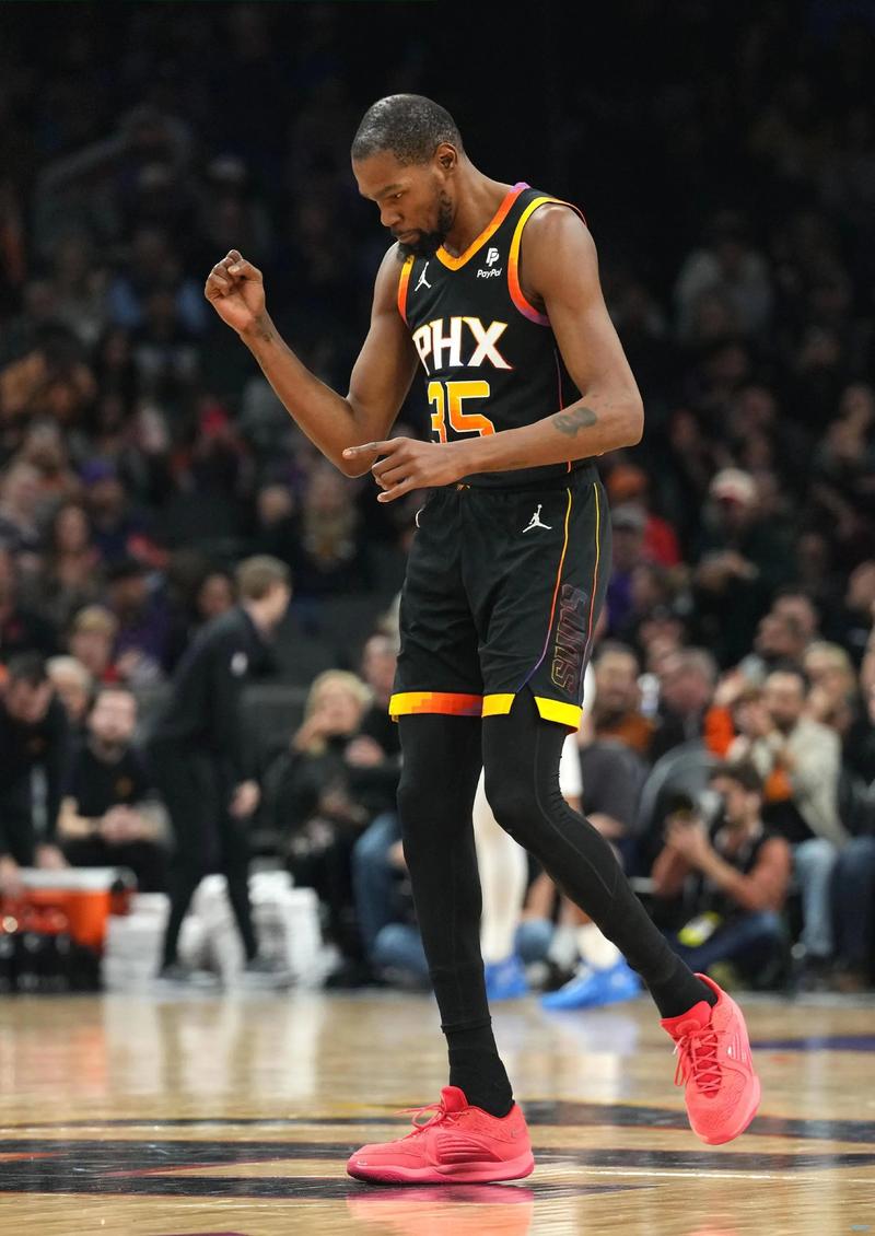 意媒：因机场跑道结冰，尤文全队与远征球迷被困挪威（意媒称挪威机场跑道结冰致尤文全队与远征球迷滞留）