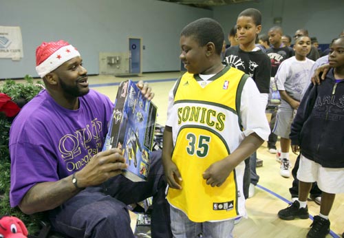 2025中超最佳阵容：蓉城4人入选，法比奥等8名外援在列（2025中超最佳阵容出炉：蓉城4将上榜，法比奥领衔8名外援入选）