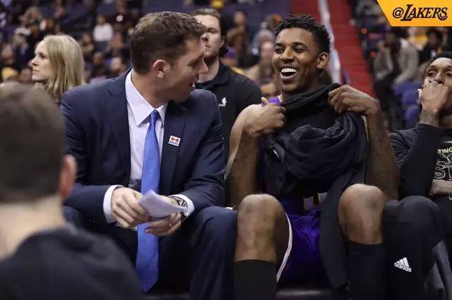 火箭年轻球员成长迅速，赛季表现亮眼（火箭小将突飞猛进，本季表现抢眼）