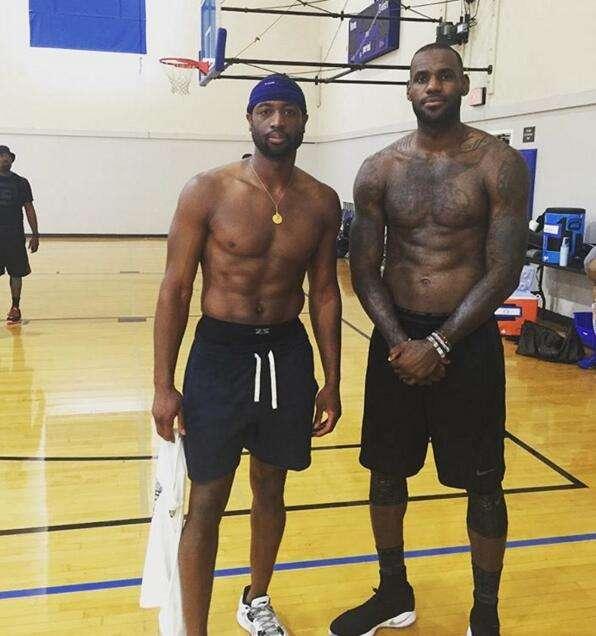 球星任意球精准送助攻（球星任意球精确传中助攻）