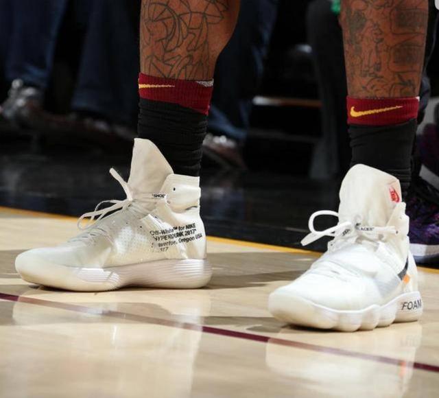 中足联财务约定：球员收取合同外价值超一万元现金或物品需报备（中足联财务规定：球员获合同外价值超1万元的现金或物品须报备）