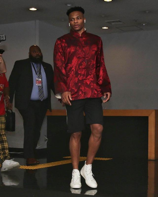 范晓冬：我知道的圈内料比球迷多多了，但我不会诋毁中国足球（范晓冬：圈内消息我掌握得更多，但绝不抹黑中国足球）