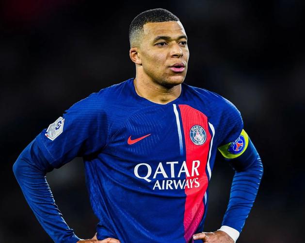 英超伯恩茅斯VS切尔西：切尔西乘虚而入，伯恩茅斯中场告急恐难御敌！（英超伯恩茅斯战切尔西：中场人手告急，蓝军或乘势而上）