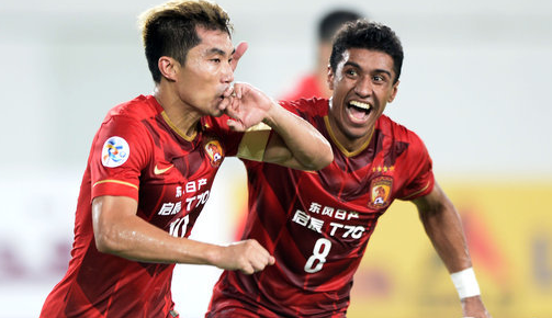 为了总冠军，马刺需不需要现在就梭哈？（为冲冠，马刺该不该现在就孤注一掷？）